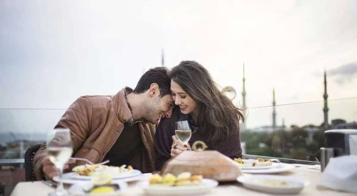 What does a girl care about the most on a first date