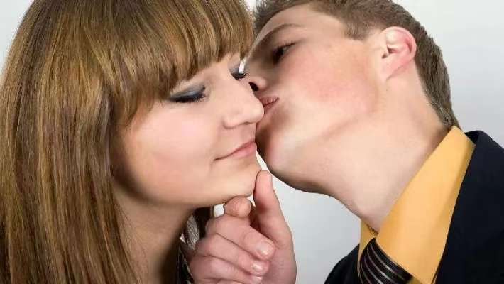 If you want to go on a date with the girl you like, learning to use these five sentences is enough