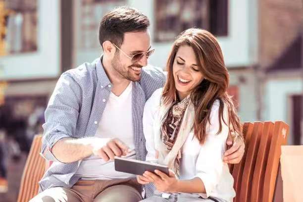 What can couples do on a date?