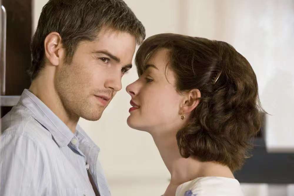 How can boys successfully plan and communicate dates
